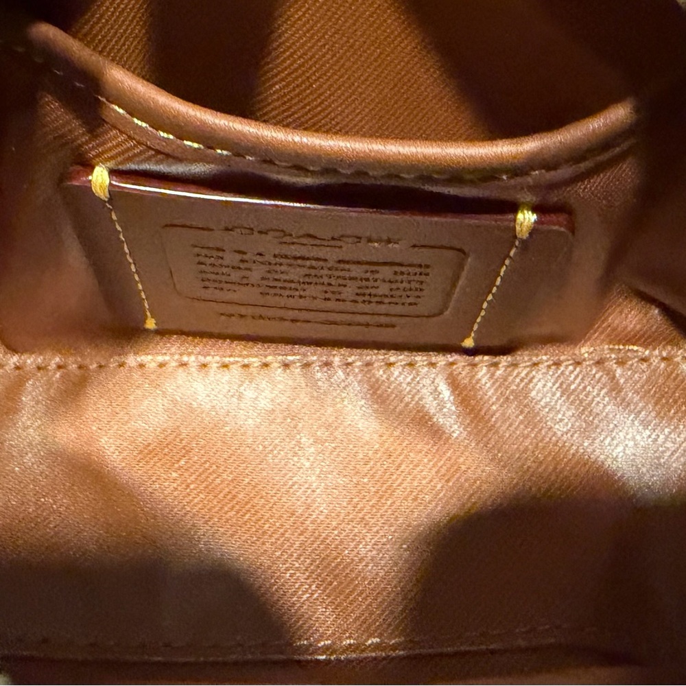 FREE SHIPPING - COACH Boxed Essential Mini Patent Signature Cosmetic Pouch - Picture 4 of 4